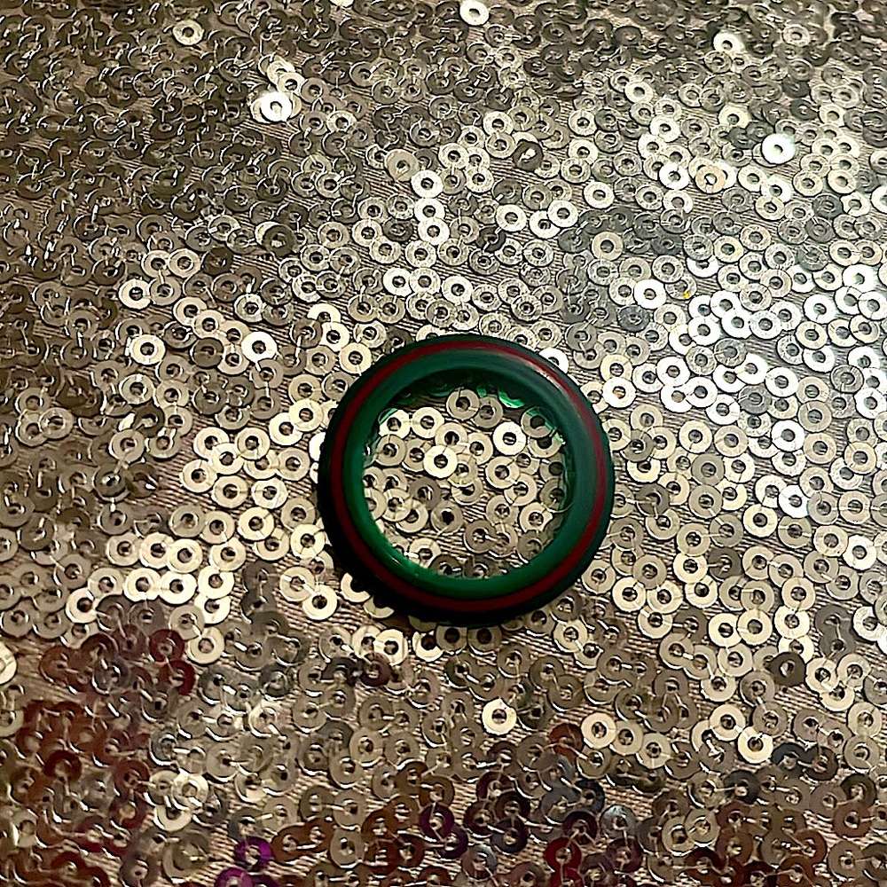 - Authentic GUCCI signature colors bezel ( no watch)